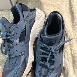 Nike huarache sneakers